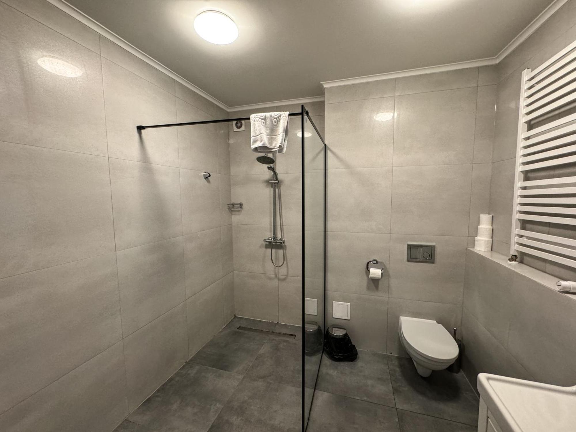 Hotel Echo Cedzyna エクステリア 写真